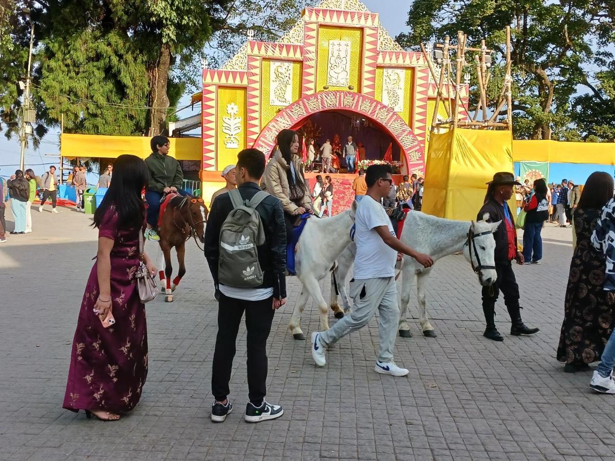 Azalea Holidays On Mall Darjeeling  Esterno foto