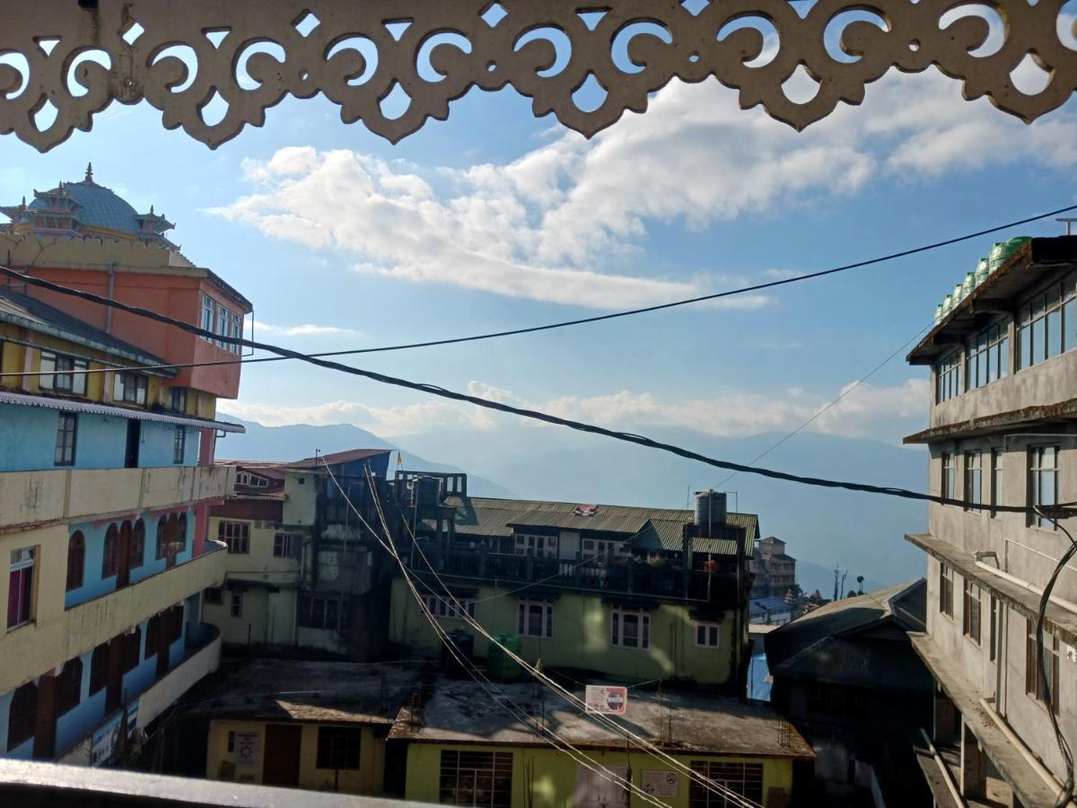 Azalea Holidays On Mall Darjeeling  Esterno foto